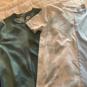 Size 7/8 ambercrombie and fitch kids t-shirts. Minimal wear, super soft.